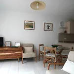 El Caleton Garden Apartment