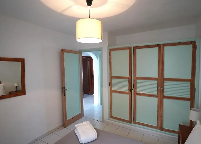 Апартаменты El Caleton Garden